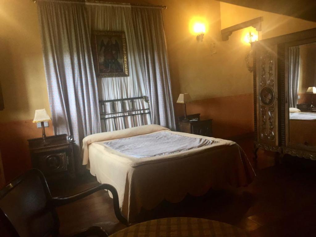 El Ama De Llaves Pension Hontoria Buitenkant foto